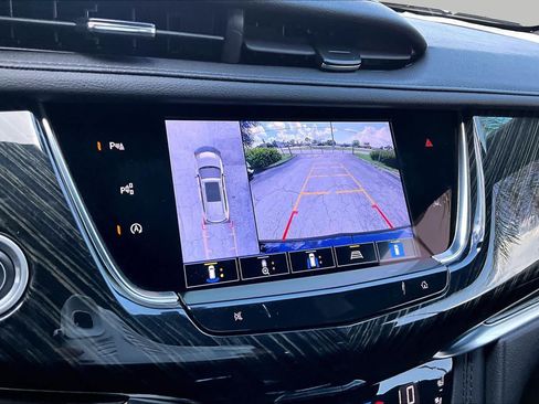 Used 2023 Cadillac XT6 Premium Luxury w/ Technology Package AWD/4WD image 25