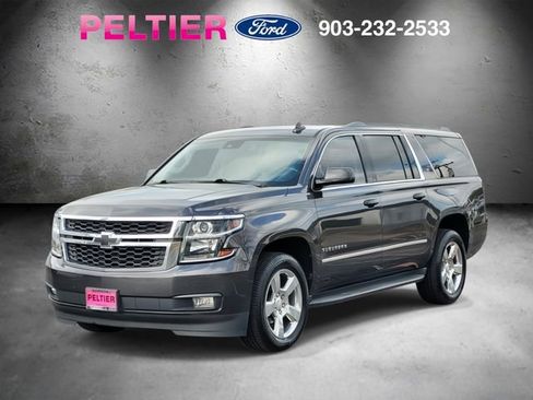Used 2017 Chevrolet Suburban LT image 3