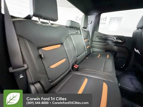 Used 2023 GMC Sierra 1500 AT4 image 16