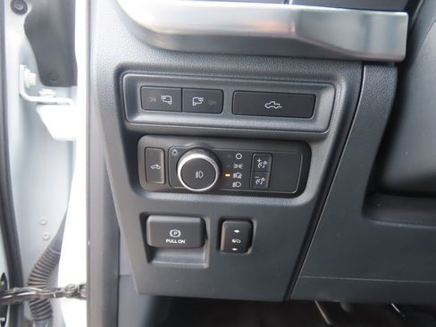 Certified 2022 Ford F150 Lariat w/ Equipment Group 502A High AWD/4WD image 25