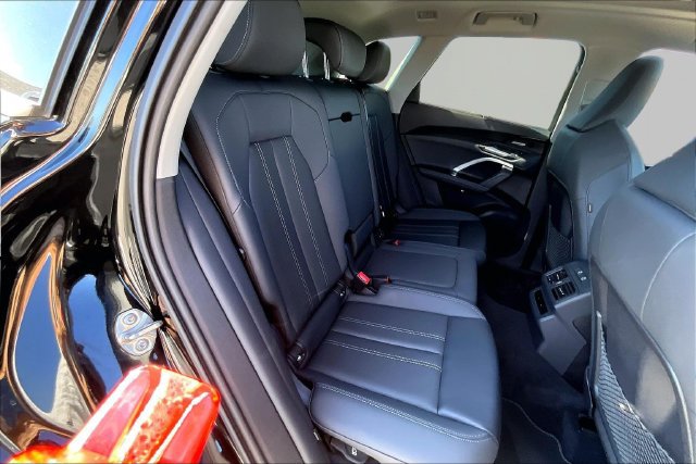 Used 2025 Audi Q5 Premium AWD/4WD image 29