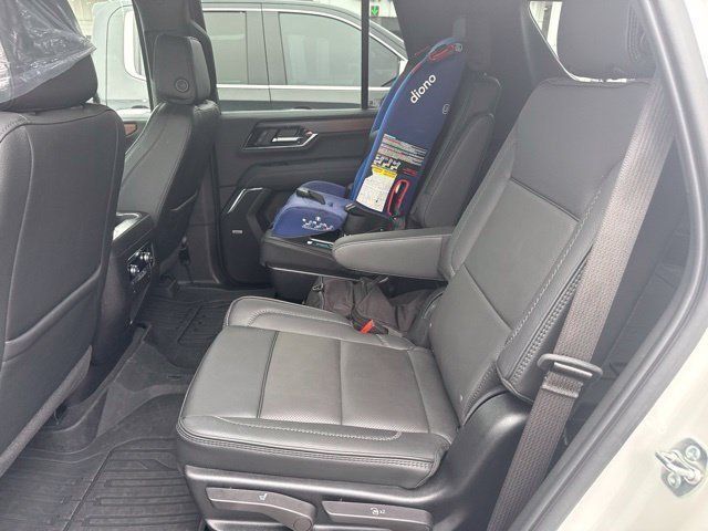 Used 2025 GMC Yukon Denali w/ LPO, Floor Liner Package AWD/4WD image 28
