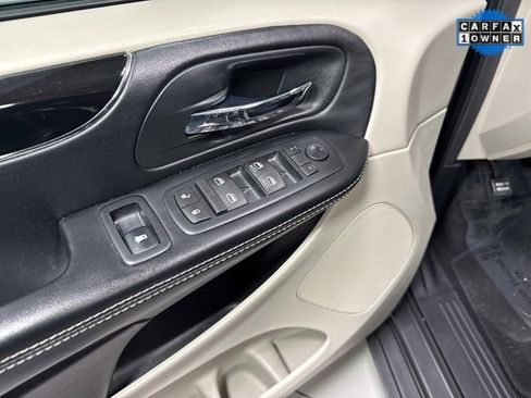 Used 2016 Dodge Grand Caravan SE image 8