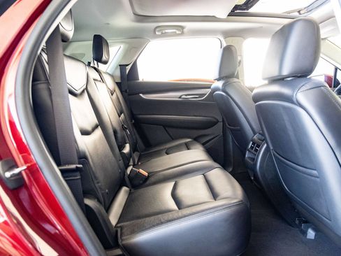 Used 2017 Cadillac XT5 Luxury w/ Driver Awareness Package FWD image 29