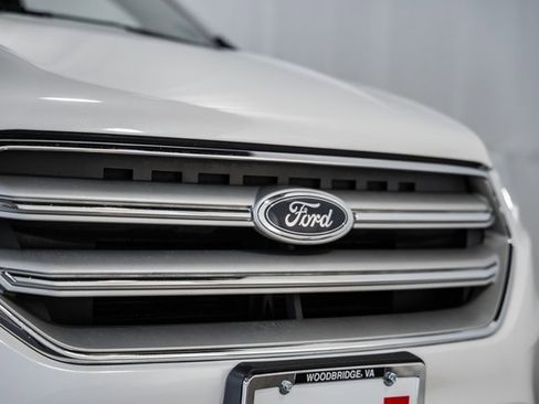 Used 2018 Ford Escape Titanium w/ Ford Safe & Smart Package image 11