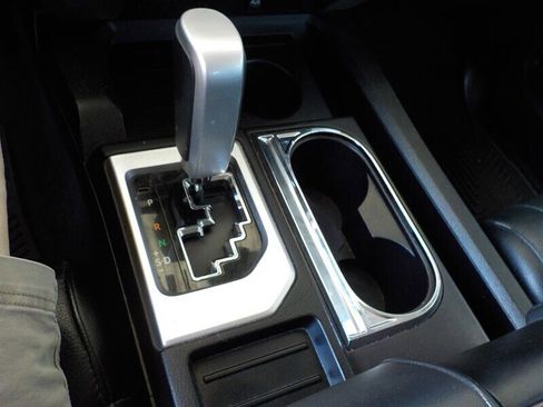 Used 2014 Toyota Tundra Limited w/ Limited Premium Package image 25