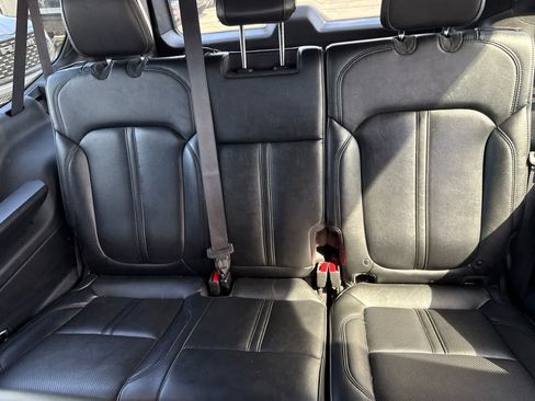 Used 2024 Jeep Wagoneer L Series II w/ Flexible Seating Group RWD image 27