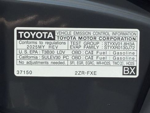 Used 2025 Toyota Corolla LE FWD image 23