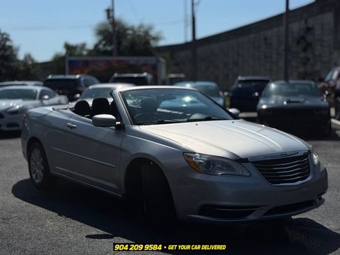 Used 2012 Chrysler 200 Touring FWD image 13