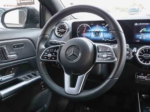 Used 2023 Mercedes-Benz GLA 250 image 19