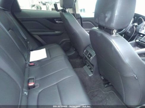 Used 2020 Jaguar F-PACE Premium AWD/4WD image 14