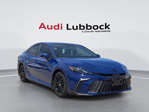 Used 2026 Toyota Camry SE w/ Convenience Package FWD image 1