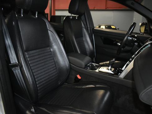 Used 2020 Land Rover Discovery Sport S image 19