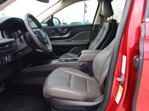 Used 2024 Lincoln Corsair Premiere w/ Rear Removable Package Tray image 9