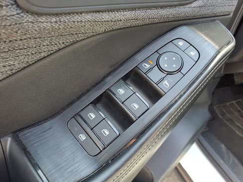 Used 2023 Nissan Rogue SV image 21