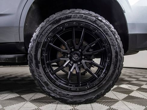 Used 2023 Chevrolet Tahoe Premier AWD/4WD image 41