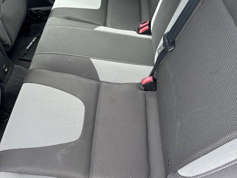 Used 2012 Ford Focus SE FWD image 10