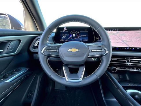 New 2026 Chevrolet Traverse LT w/ Sun and Wheel Package AWD/4WD image 17