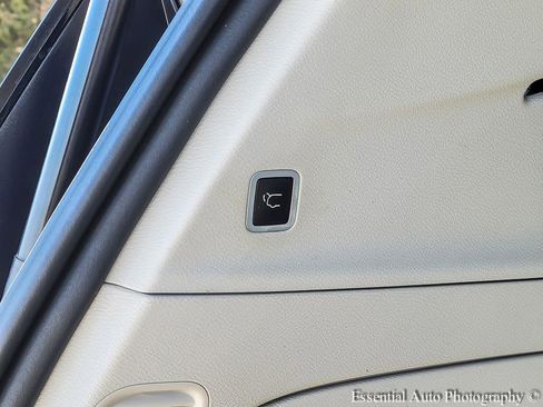 Used 2019 Chrysler Pacifica Touring-L w/ Advanced Safetytec Group image 28