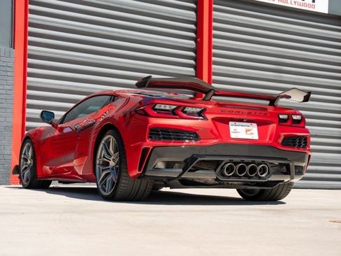 Used 2025 Chevrolet Corvette Z06 w/ Z07 Performance Package image 18