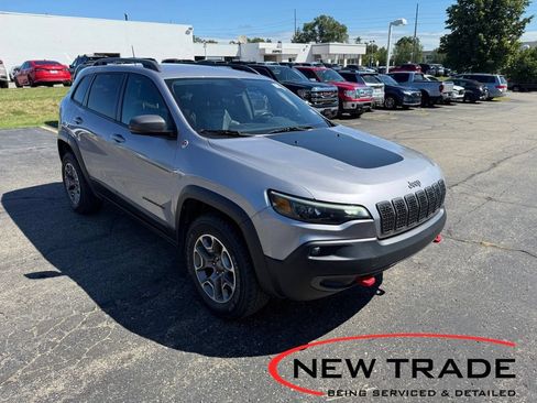 Used 2020 Jeep Cherokee Trailhawk w/ Cold Weather Group AWD/4WD image 4