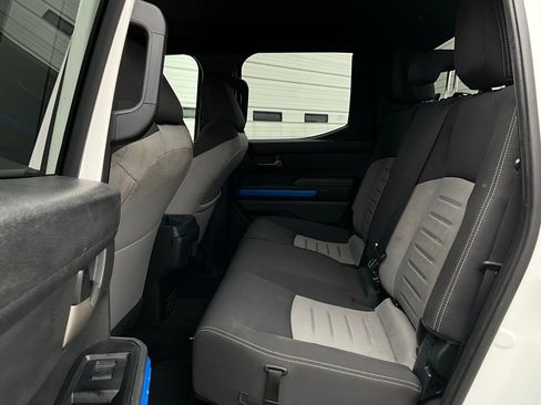 Used 2025 Toyota Tacoma TRD Off-Road image 11