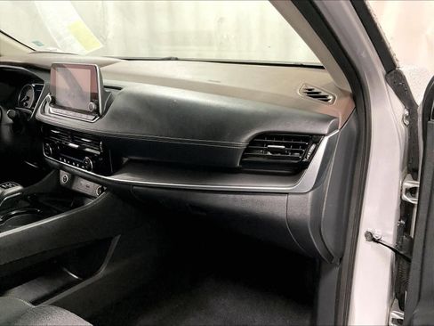 Certified 2022 Nissan Rogue SV image 13