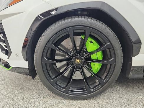 Used 2020 Lamborghini Urus AWD/4WD image 15