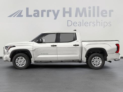 Used 2025 Toyota Tundra Limited w/ TRD Off-Road Package image 3