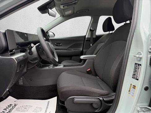 Certified 2025 Hyundai Kona SE FWD image 10