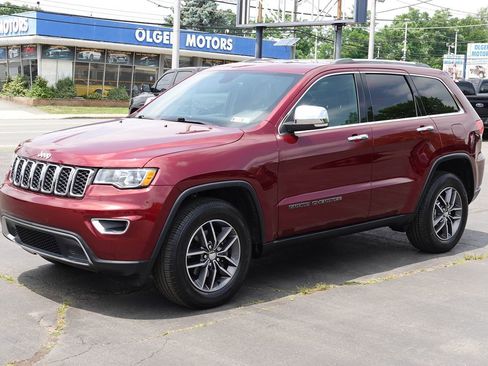 Used 2018 Jeep Grand Cherokee Limited AWD/4WD image 1
