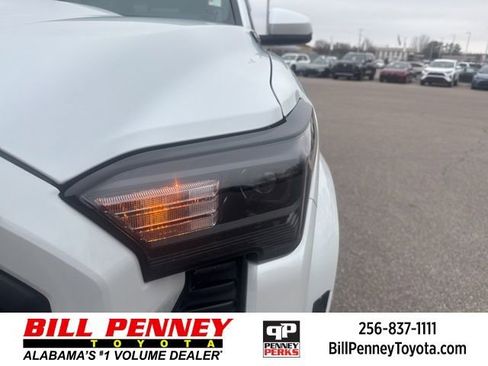 Used 2025 Toyota Tacoma TRD Sport w/ TRD Sport Upgrade Package image 9