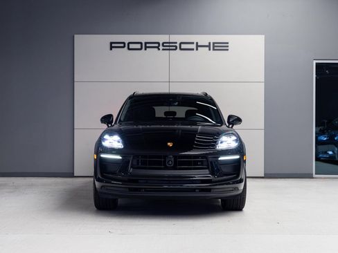 Certified 2026 Porsche Macan AWD/4WD image 10