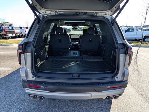 New 2026 Chevrolet Traverse Z71 w/ Driver Confidence Package image 10