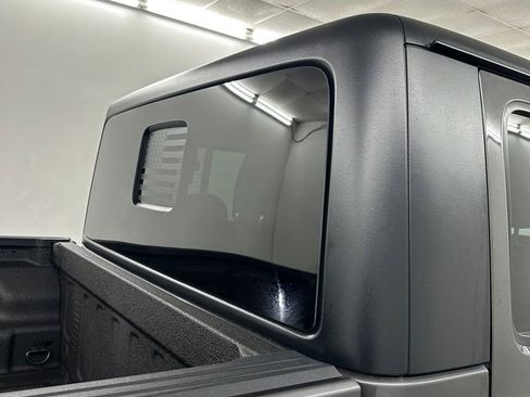 Used 2022 Jeep Gladiator Willys image 36