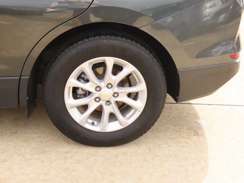 Used 2020 Chevrolet Equinox LT image 18