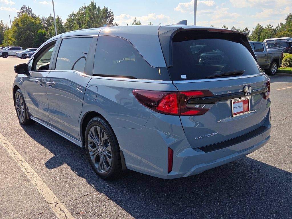 Used 2025 Honda Odyssey Touring image 11