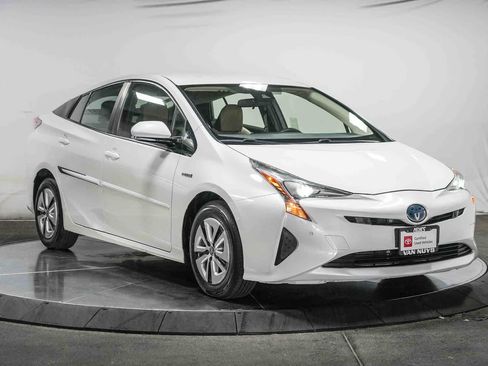 Certified 2017 Toyota Prius Two w/ Prius Two Safety Plus Package FWD image 8