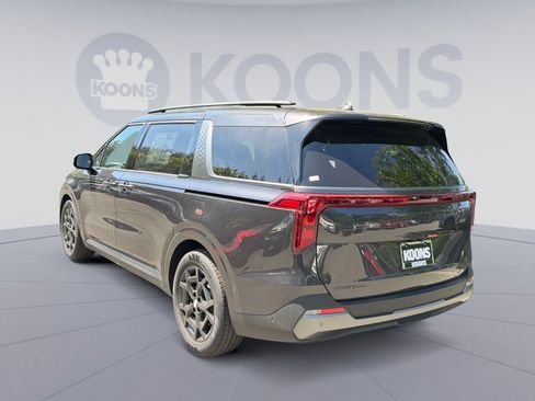 New 2026 Kia Carnival SX w/ SX Dark Edition Package FWD image 4