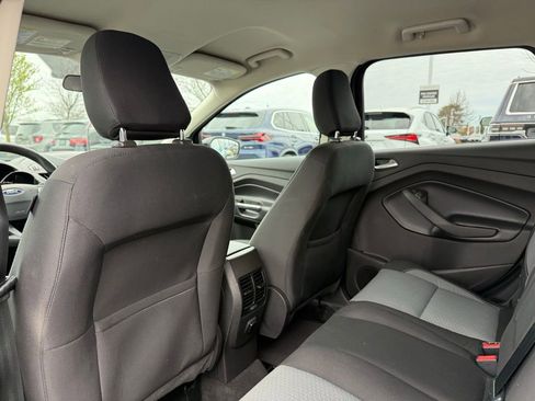 Used 2019 Ford Escape SE image 16