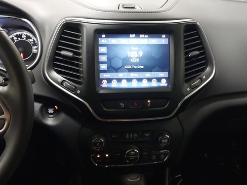 Used 2021 Jeep Cherokee Latitude Lux 80th Anniv w/ Quick Order Package 26U 80TH FWD image 21