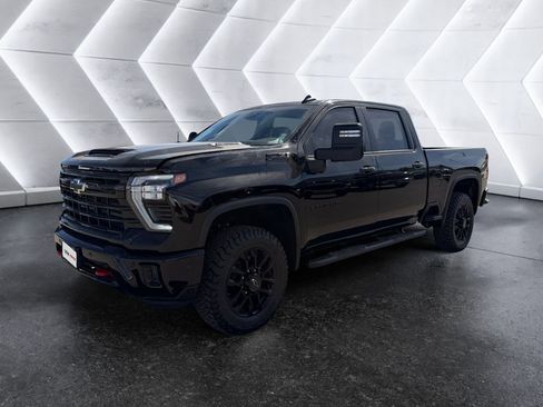 Used 2026 Chevrolet Silverado 2500 LT w/ Trail Boss Package image 3