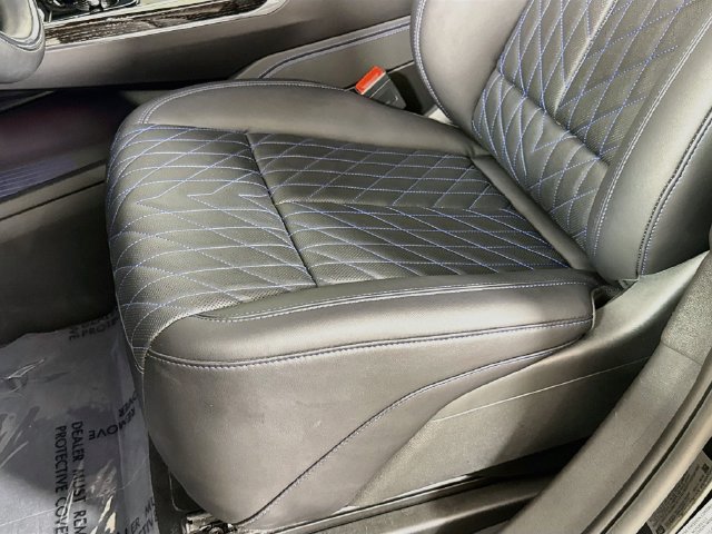 Used 2026 Cadillac Escalade IQ Sport 1 w/ LPO, ONYX Package AWD/4WD image 21