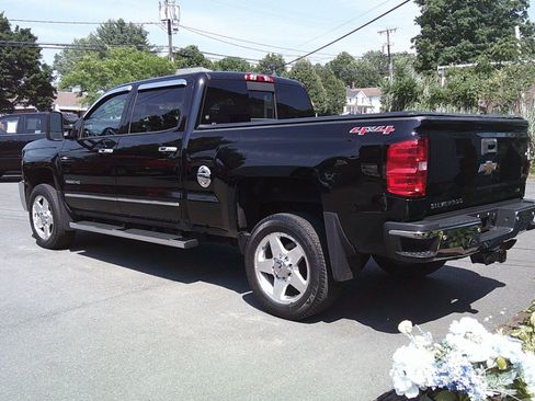 Used 2015 Chevrolet Silverado 2500 LTZ w/ LTZ Plus Package AWD/4WD image 3