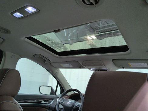 Used 2021 Buick Enclave Avenir w/ Avenir Technology Package image 23