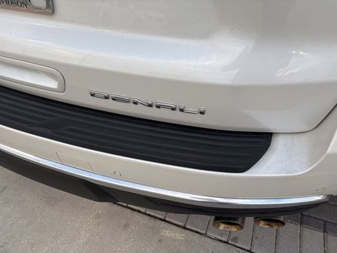 Used 2024 GMC Yukon XL Denali w/ Denali Reserve Package image 10