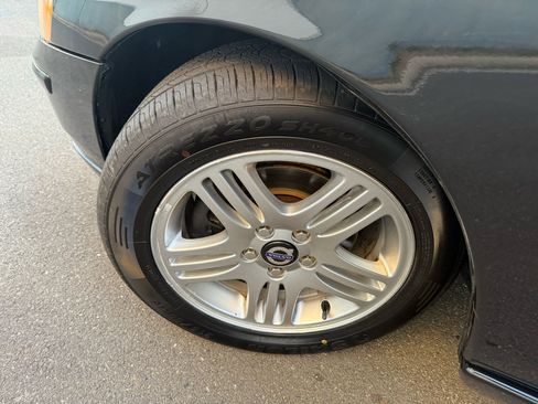 Used 2005 Volvo S60 2.5T image 34