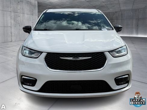 Certified 2025 Chrysler Pacifica Select image 5