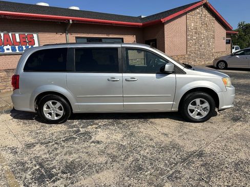 Used 2012 Dodge Grand Caravan SXT FWD image 9