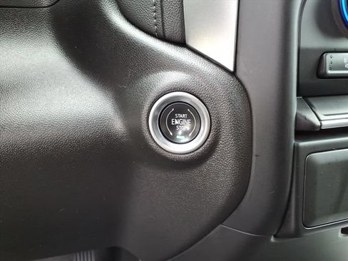 Used 2022 Chevrolet Silverado 1500 LT AWD/4WD image 26